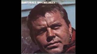 Tom T. Hall - Mama Bake A Pie (Daddy Kill A Chicken) 1970 HQ