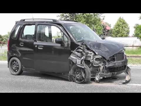 Patakmederbe zuhant a karambol után az autó Baktalórántházánál - szon.hu