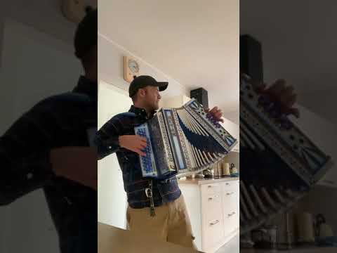 Ansambel Lojzeta Slaka - Pod Gospodično