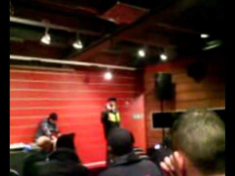 ALXCientista _ NO  ITAÚ CULTURAL _ RECITA POESIA NO SARAU RAP