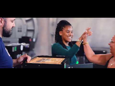 Mini-golf fluorescent pour une aventure ludique à Bordeaux (jusqu'à 44% de remise) - Second Medium