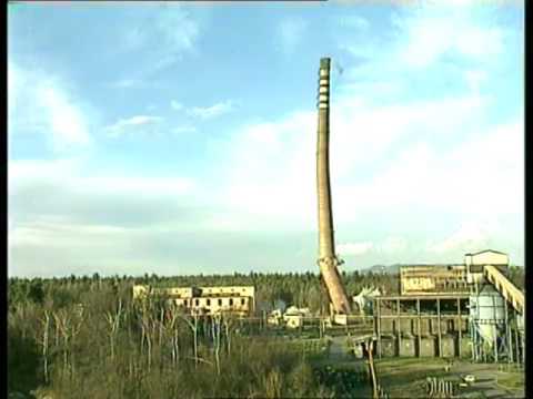 Padec Talumovega dimnika v Kidričevem, 21. 11. 1996 (SLO)