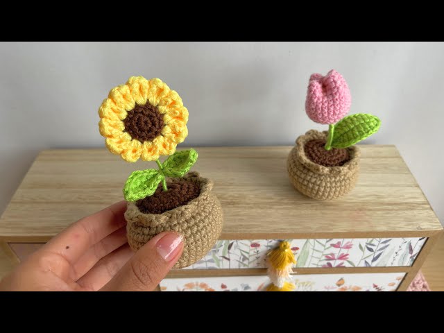 Vídeo relacionado con Made in Gift | Planta Crochet Personalizada con Cartel y Nombre | Girasol de Ganchillo Decorativo con Maceta Sonriente | Regalo Original para Abuela, Mamá, Profesora, Pareja o Amigos