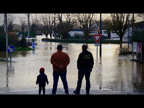 Western France floods deepen after 35 days of rain