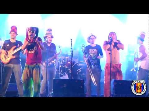 Club Atletico Carnaval & Los Ajenos - Mama Dora (en vivo en Nicoya , Costa Rica)