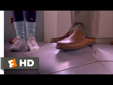 Harry and the Hendersons (4/9) Movie CLIP - Hiding Harry (1987) HD