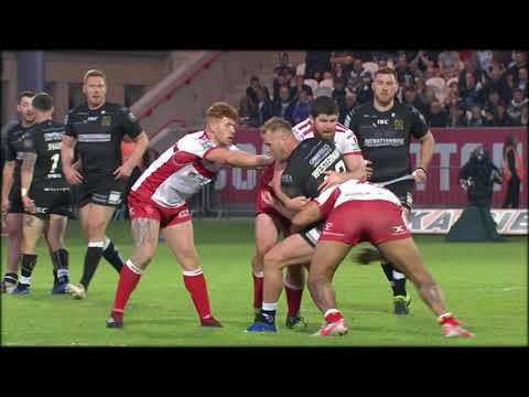 Rugby Player Slaps Dislocated Knee Back Into Place On The Field & Continues Playing