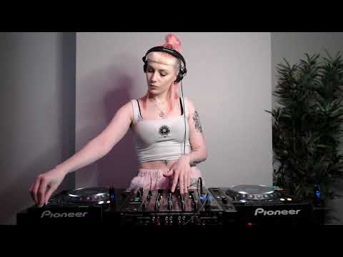 RIOT LIVE SESSIONS: 03 - MIND