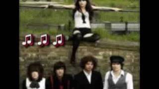 I&#39;m not cool - Soho Dolls (lyrics)