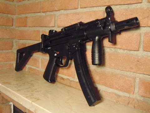 Heckler & Koch MP5 K-PDW CO2 cal. 4.5mm steel BB - Review and shooting test