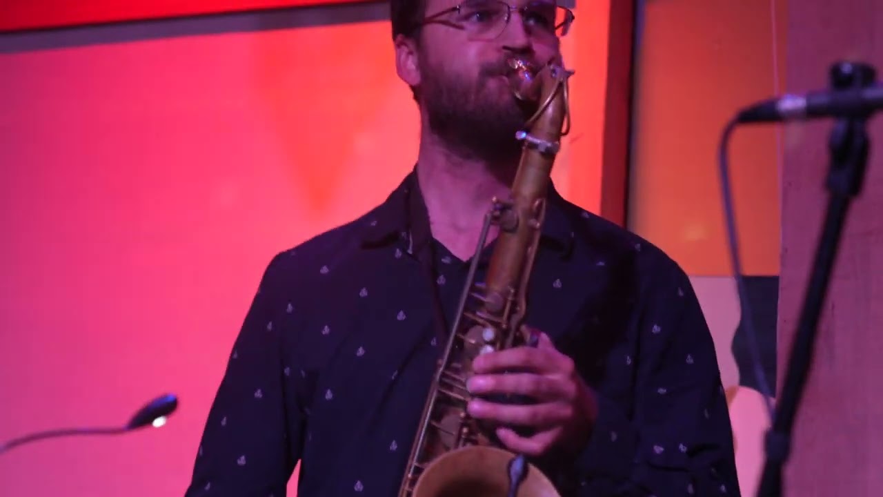 Soul Porpoise - "Straight Up"