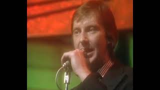 Dr  Feelgood - Milk &amp; Alcohol  (TOTP)  25th January 1979 (Original Broadcast)