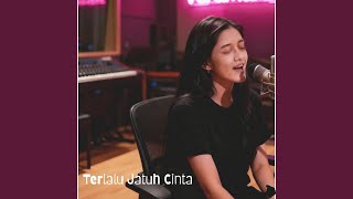 Download lagu Terlalu Jatuh Cinta mp3 Download lagu Terlalu Jatuh Cinta mp3