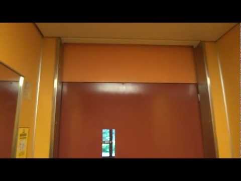 old KONE Roped Hydraulic elevator @ Norralagatan 13B, Söderhamn, Sweden.