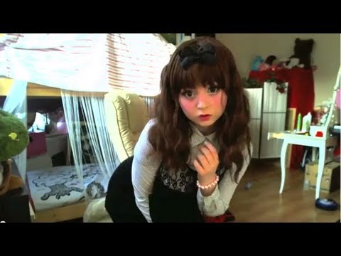 How Japanese Girls Do Their Makeup