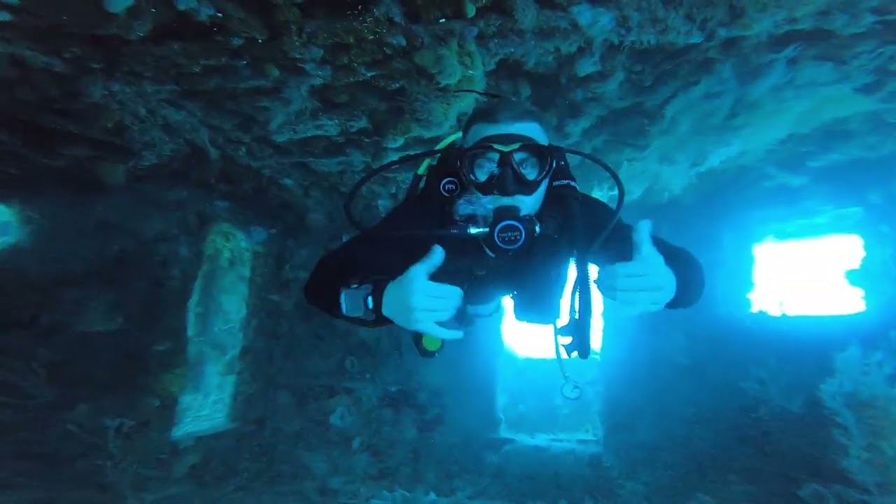 ⚓ Descending into History: The Mama Viña Wreck | Playa del Carmen