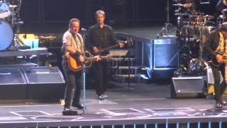 Bruce Springsteen & The E Street Band- This Little Light Of Mine (Live at the Millennium Stdium)