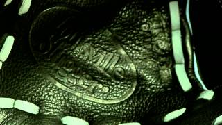 Video thumbnail: Louisville Slugger Dynasty Series: DYN1500 Softball