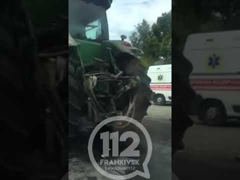 В Боднареві Ланос на швидкості заїхав у трактор. ФОТО