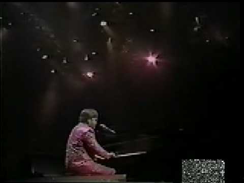 Elton John - Something about the way you look tonight - Live in Nashville