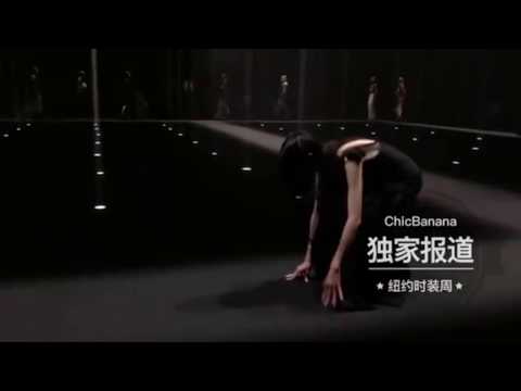 Top Model Fei Fei Sun FALLS TWICE during Vera Wang Spring/Summer 2020 (New York Fashion Week)