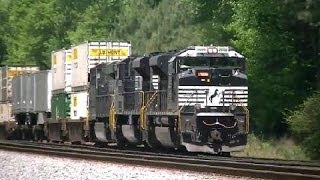 preview picture of video 'Norfolk Southern 215 SB w/ 2699 SD70M-2 & SD70ACe 1116!!! Powder Springs,Ga 04-26-2014©'