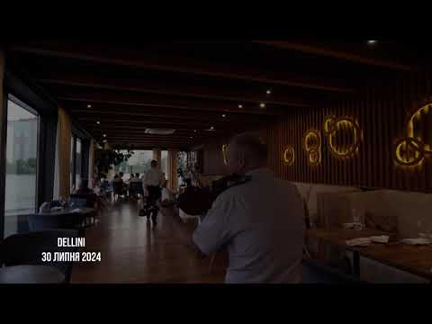 Фото Зняти одним кадром пропозицію, але до певного моменту, дівчина взагалі не повинна бачити оператора. Після потрібно було змонтувати 2 відео (основне та рилз) з відзнятого матеріалу, а також підібрати музику та провести кольорокорекцію.