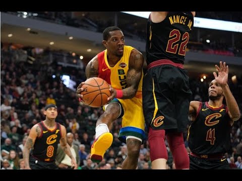 Eric Bledsoe stars as Bucks clobber lowly Cavs