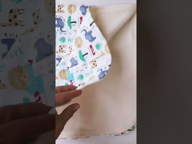 Vídeo relacionado con LolaPix Manta Mago. Regalo bebé recién Nacido. Manta Personalizada con Nombre. Tejido Polar. Varios diseños. Mago.