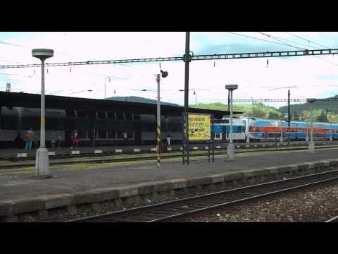 Příjezd vlaku Os 8840 (ČD 471.061 + 471.001) - Beroun, 8. 5. 2013