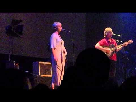 Johnny Flynn & Laura Marling - The Water (2015-08-03)