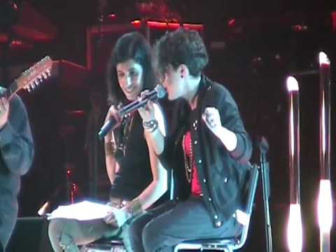 Giorgia and Diana Winter 'ONE' acoustic LIVE! Florence 2009