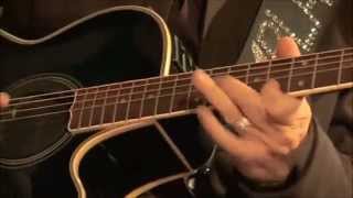 Daryl Hall & David Stewart - "Here Comes the Rain Again"  Live From Daryl's House