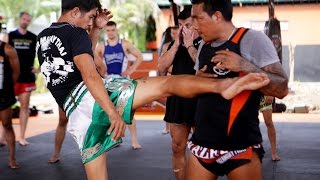 Roundhouse Kick by Samart Payakaroon