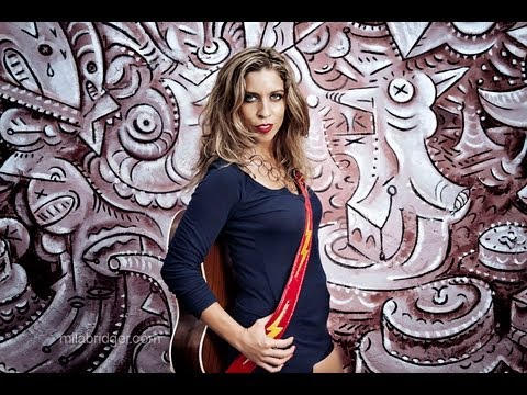 Liah Alonso: I will survive (Cover) with Salsa band (Cartagena Colombia)