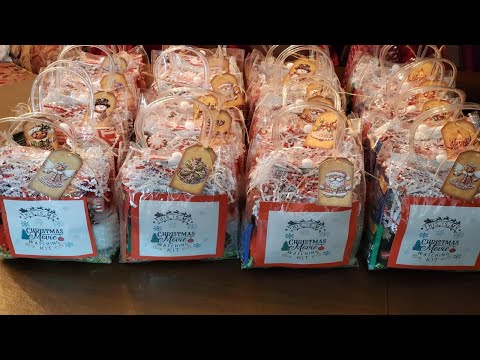 ❄️ Frugal Christmas Gift Idea! 🎅Trending Craft Idea 2025 🎄 DIY Cozy Movie Watching Kits! 🎁Under $5