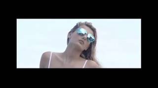 トレンド　セクシー美女と風景＆車