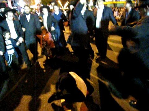 Celebrating Simchas Beis Hashoeva 2008  Part 1