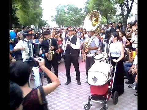 LA MARCHA DE ZACATECAS versión Jazz by Pneumus [av. Chapultepec, Guadalajara, Jal. 10-VIII-2014]