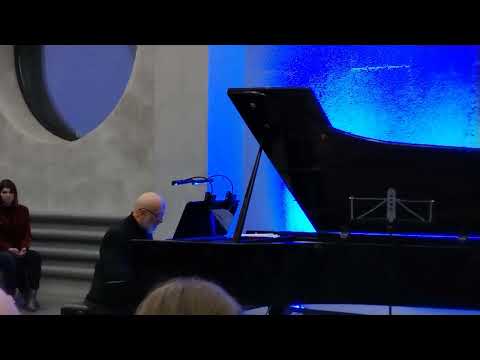 Обзор Honor X8: самый тонкий смартфон с большим экраном / Смартфоны