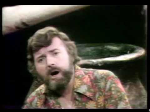 Joso Spralja - Tamo Daleko - Ivan Romanoff Orchestra & Chorus