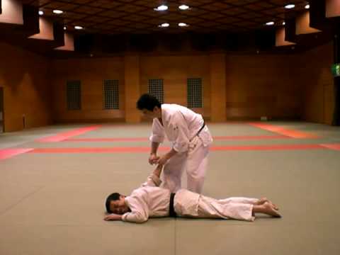 Aiki Power ＋合気道 (36)頑張り崩し投げ 後ろ手首取り