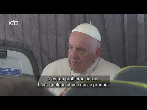 Conférence de presse du pape François de retour de Lisbonne