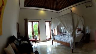 preview picture of video 'Villa Kupu Kupu - Bali Holiday June 2012'