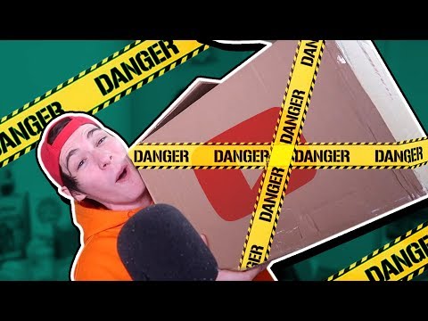 ME HA LLEGADO UN PAQUETE SECRETO DE YOUTUBE...