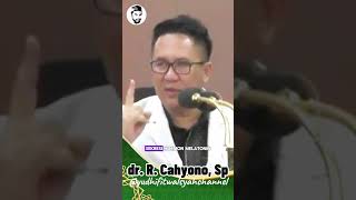 Download lagu Manfaat mematikan lampu saat tidur malam! | #drcahyono #kesehatan #dakwah #ceramah #shorts mp3