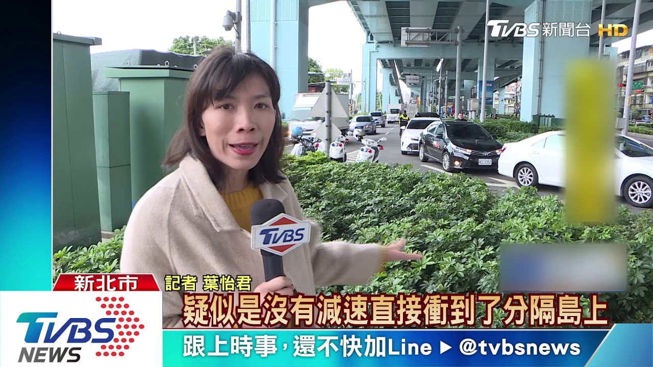 連環撞燈桿斷! 5汽機車毀 駕駛竟「還在睡」