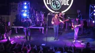 Brett Eldredge - Beat of the Music (Live)