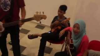 preview picture of video 'Terima Kasih Cover by UiTM Tapah Buskers Jalanan'