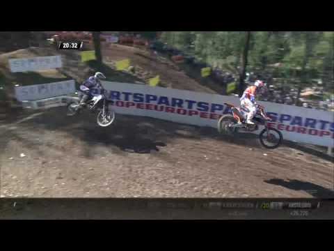Romain Febvre passes Glenn Coldenhoff MXoN Maggiora 2016 - motocross
